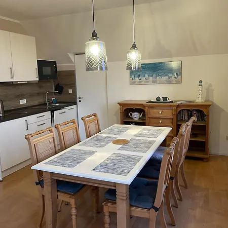 Domizil Aparthotel 4*